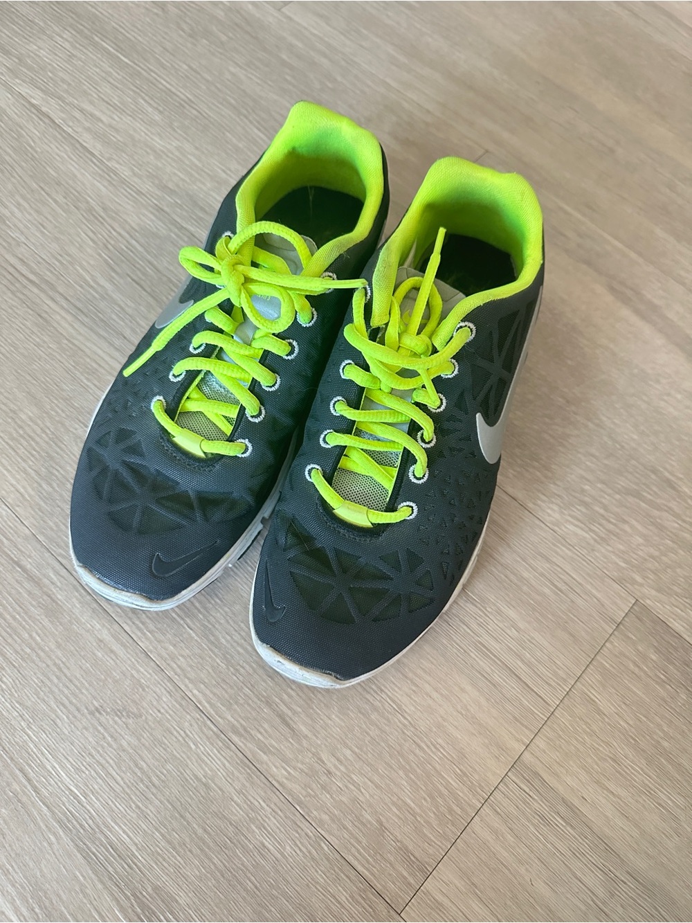 Nike Women Black and Neon Green Athletic Sneakers